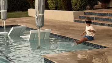 Tragedie in familia unei faimoase influencerițe! Fiul ei în vârstă de 3 ani a murit după un accident la piscină