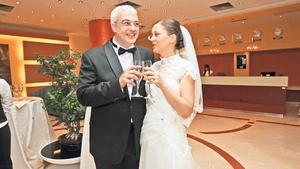 Au fost casatoriti 14 ani, dar au ajuns la cutite! Catalin Crisan si fosta sotie nu isi mai vorbesc de doua luni!