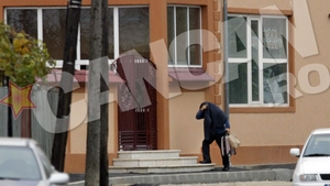 Doar in filmele cu mafia sicialiana vezi asta!Cum a venit unul dintre aghiotantii lui Nutu la intalnirea cu „spaima Bucurestiului"