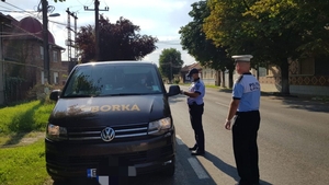 Weekend plin de controale în Caraș-Severin. Oamenii legii au desfășurat acțiuni de prevenire și limitare a infectării cu virusul COVID-19