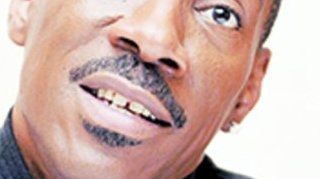 Pe Eddie Murphy l-a palit dragostea! I-a cazut cu tronc Toni