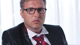 Catalin Botezatu, idolul avocatului de la "Burlacita"! "A facut cursuri de modelling si isi croieste haine ca designerul"