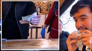 Câți lei a dat acest turist american pentru o plăcintă "poale-n brâu" într-o terasă din Bucovina: "Nu vor și bacșiș"