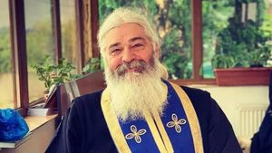 Câți bani ia Părintele Calistrat Chifan pentru o nuntă. Cât costă, de fapt, cununia religioasă