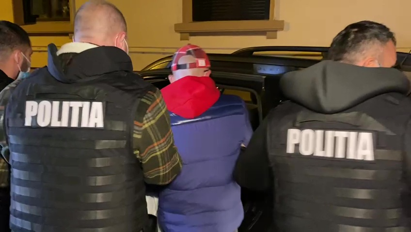 Adrian Mititelu a fost escortat după gratii, în urma condamnării la trei ani de închisoare cu executare