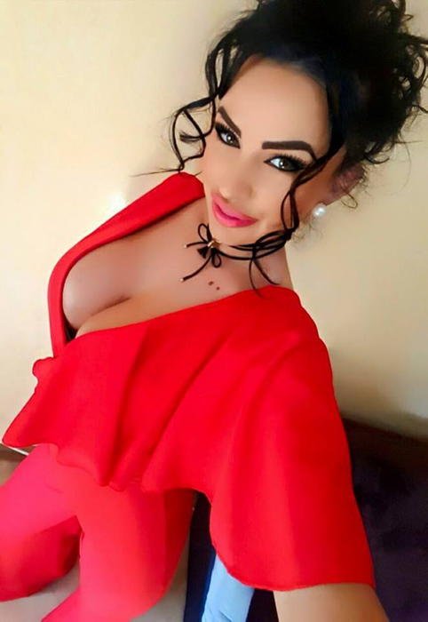 Sexy-inspectoarea din Arad şi-a dat demisia!