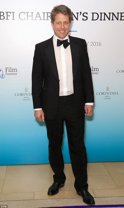 Hugh Grant se căsătoreşte pentru prima dată! Când va avea loc evenimentul