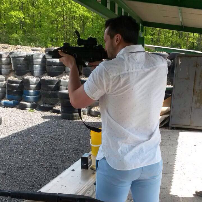 Tristan își întreține aureola de "băiat rău"