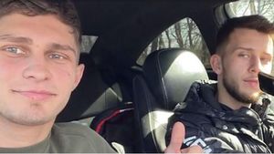 Ce au păţit doi tineri din Suceava care s-au dus la Kiev ca să vadă dacă e război, într-adevăr. Au trăit un mare ŞOC! S-au trezit la realitate imediat