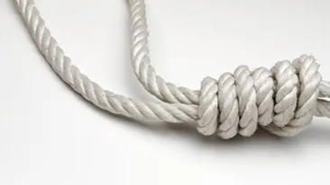 O angajata a primariei din Davidesti a incercat sa se spanzure in sediul institutiei!