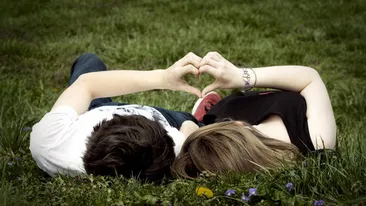 O sa razi garantat! Ce SCRISOARE DE DRAGOSTE i-a trimis un tanar din Vaslui iubitei lui: Dragă Şofronica... Continuarea e ILARA!