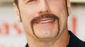 John Travolta, cu ajutoare in Haiti