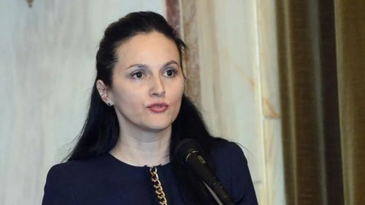 Alina Bica a fost dată în urmărire! Fotografia fostei șefe DIICOT a fost publicată pe site-ul Poliției