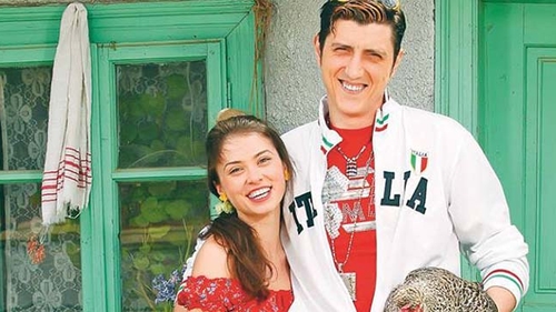 Gianina din "Las Fierbinti" asa cum nu ai mai vazut-o pana acum! Decolteul GENEROS i-a lasat pe toti fara cuvinte!