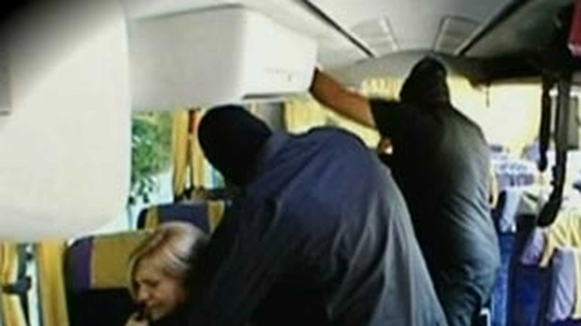 VIDEO Momente de groaza pentru Nicoleta Voica in drum spre Timisoara! A fost torturata de un grup de racheti!