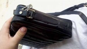 O femeie a pierdut 5.000 de euro într-o parcare! Cel ce a găsit banii a crezut că a dat norocul peste el, însă s-a ales cu dosar penal