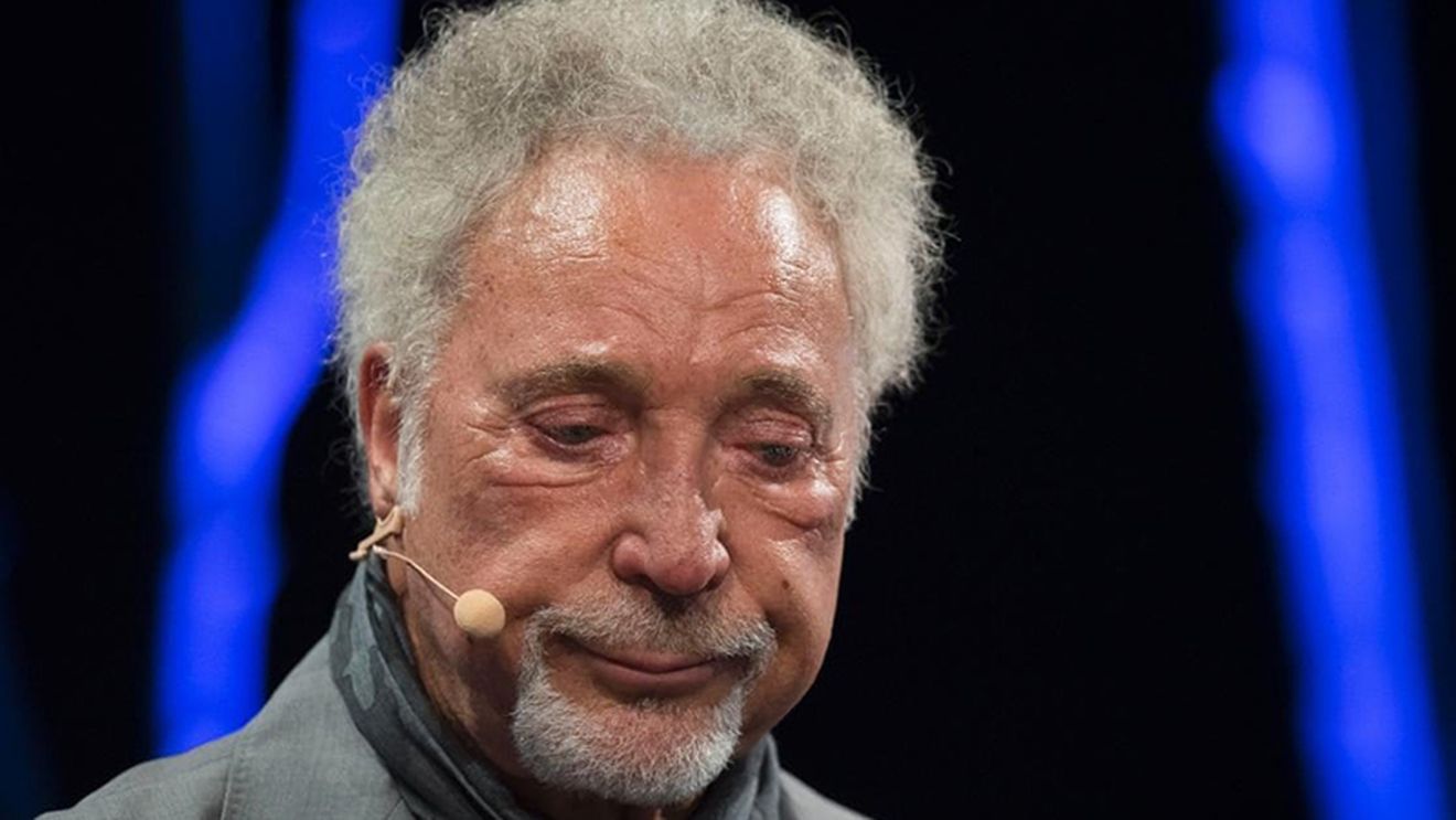 Tom Jones a fost şi el victima unei hărţuiri sexuale: "M-am simţit îngrozitor"