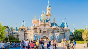 Disneyland a fost transformat într-un centru uriaș de vaccinarea anti-COVID! „Va găzdui primul supercentru de vaccinare”