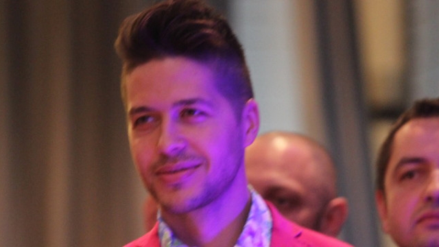 Sustin ca au ramas prieteni, dar nici nu vor sa se priveasca in ochi! Jorge si fosta sotie s-au evitat la un eveniment monden!