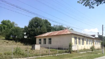 Şcoală ca în filmele de groază, într-un sat din Dolj. Clădirea nu a mai fost renovată de 60 de ani