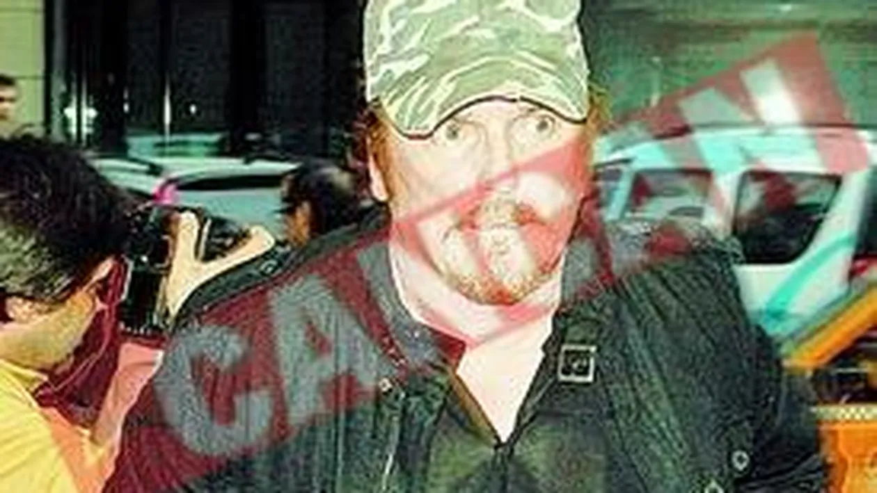 S-a intors cu buza umflata de la Hollywood