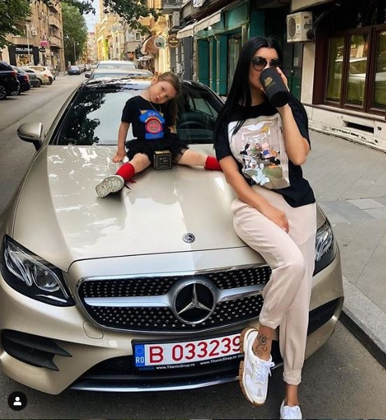 Andreea Tonciu se mândrește cu noua mașină! Câți bani a plătit pentru bolid de lux