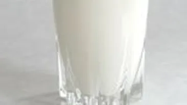 15 elevi din Baia Mare, intoxicati dupa ce au baut lapte la scoala