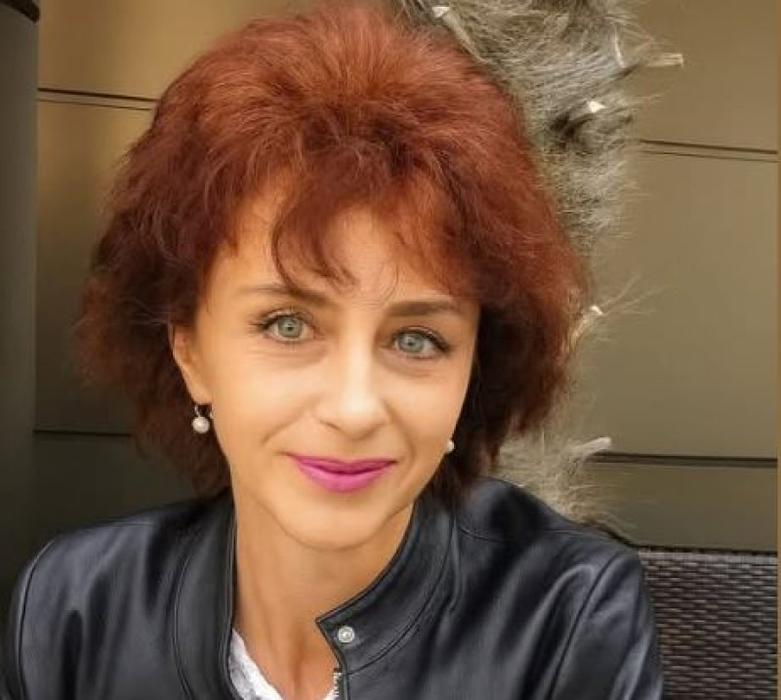 Flavia Groșan a fost înmormântată în râuri de lacrimi! Mii de oameni și-au luat adio