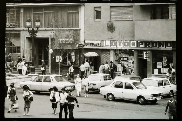 Salariul mediu era 2.855 de lei, Ceausescu avea 18.000 de lei! Vezi aici cat castigau inainte de Revolutie romanii!
