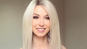Andreea Bălan a ajuns la 50 de kg în numai 7 săptămâni de la naştere! Cântăreaţa a spus că mânca şi cartofi prăjiţi şi amandine noaptea, dar...