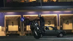 Un teribilist a “rupt” motorul in doua in parcarea unui mall din Capitala! Uite de ce a fost in stare!