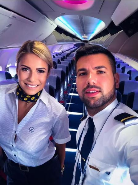 Noemi Mitoșeru este stewardesă