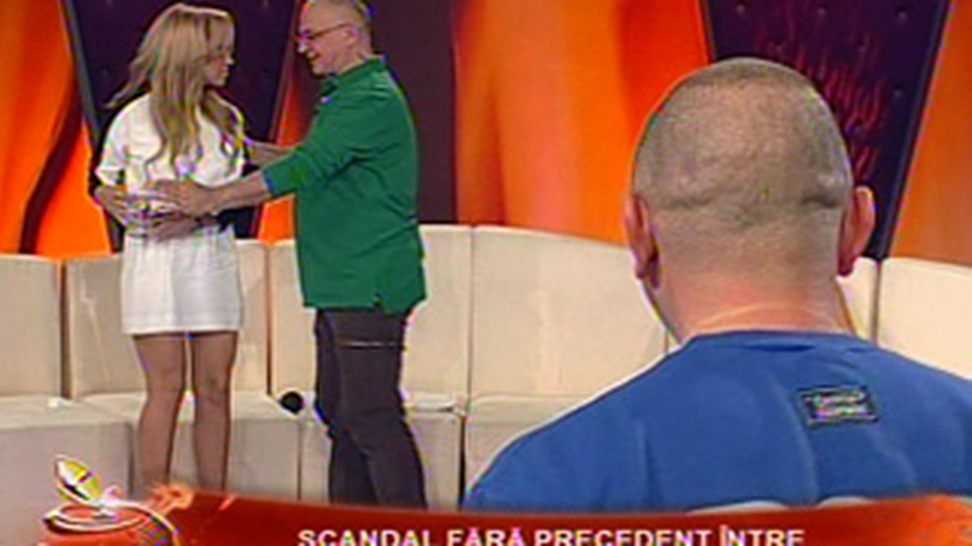 VIDEO Dialoguri savuroase si jigniri dure intre Raluca Podea si Andreea Podarescu! Au vrut sa se bata din nou in direct! Afla ce au de impartit!