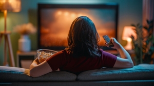 Ce merită văzut în acest weekend: 7 filme și seriale noi recomandate de critici