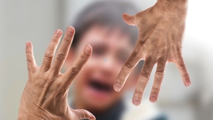 Noi detalii despre bărbatul din Gorj care şi-a bătut fiul de 2 ani pentru că făcea gălăgie