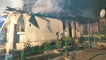 Valică din Chițoc și-a dat foc la casă apoi s-a spânzurat! Așa s-a răzbunat pe părinții lui, care nu… VIDEO