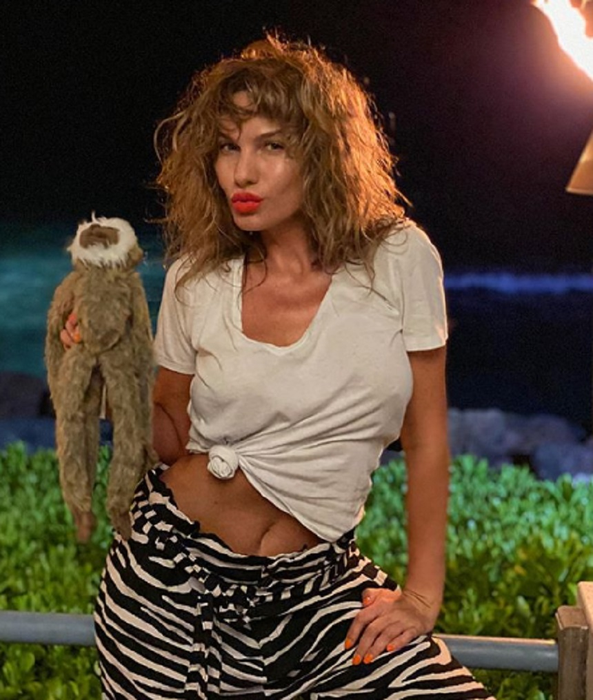 Anna Lesko, schimbare radicală de look. Artista nu încetează să-și surprindă fanii