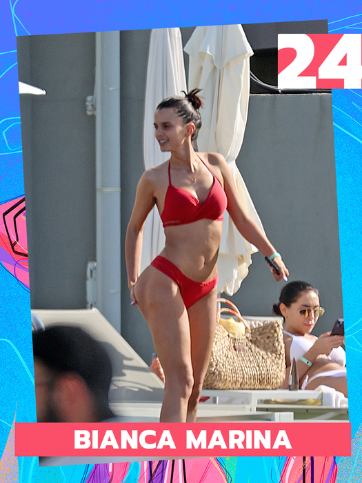 Top 50 de vedete puse în “dificultate” de bikini și sutien. Bianca Drăgușanu, Loredana Chivu, Daniela Crudu și-au băgat mâna și…