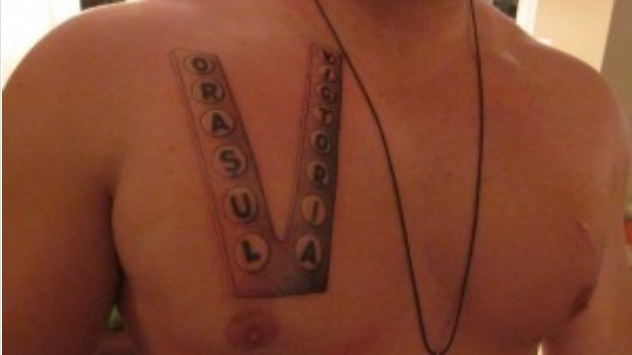 Incredibil! Ce si-a putut TATUA pe piept un american dupa ce a vizitat ROMANIA