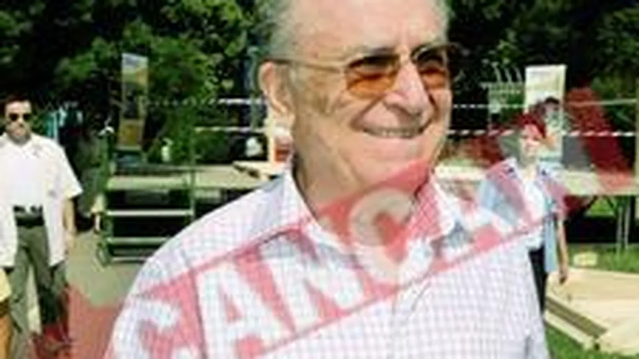 Iliescu: Basescu perturba viata politica