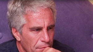 Miliardarul pedofil Jeffrey Epstein, găsit mort în celula sa. Care este cauza decesului