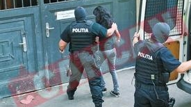I-au scos catusele minorei criminale!