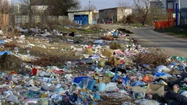 O fetita nou-nascuta, aruncata la gunoi de mama, a supravietuit!