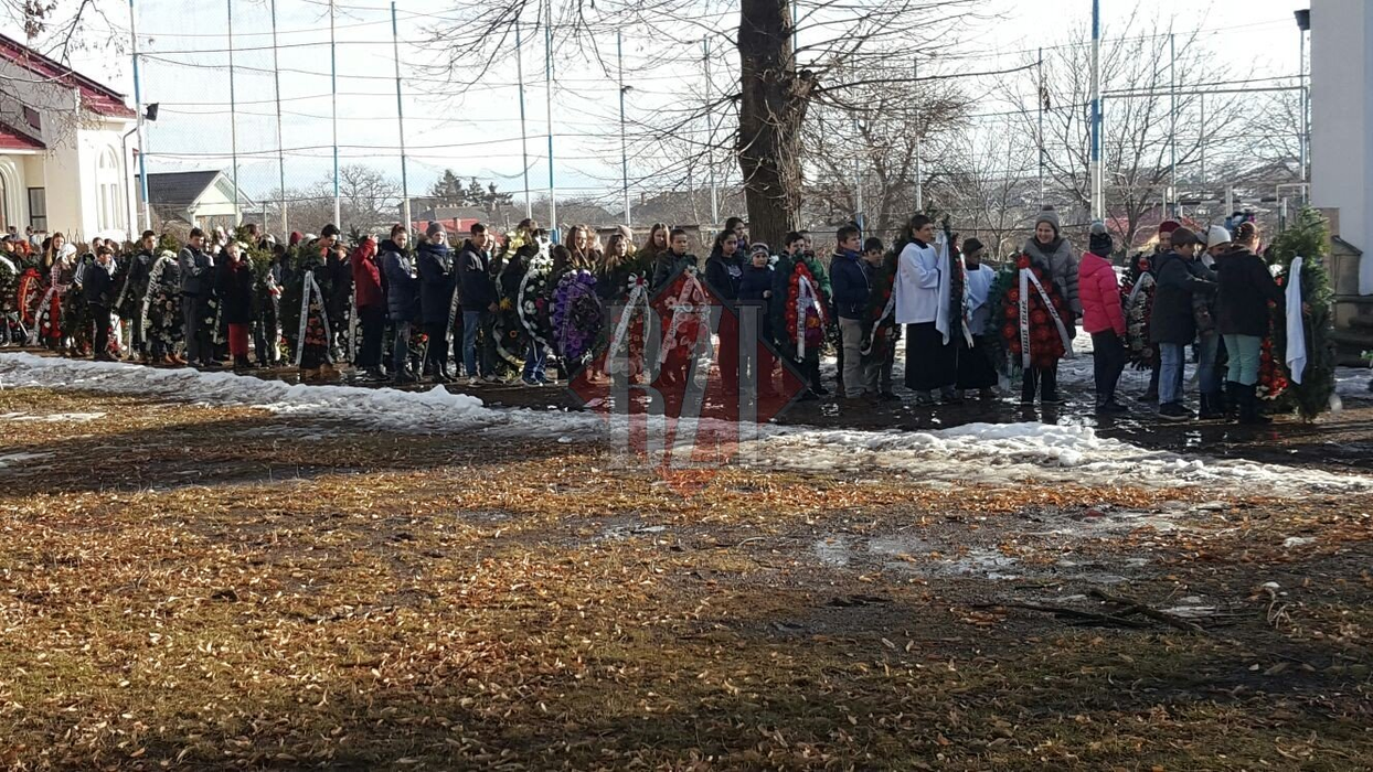 Primarul din Iaşi şi-a condus soţia pe ultimul drum! Imagini dureroase de la înmormântare