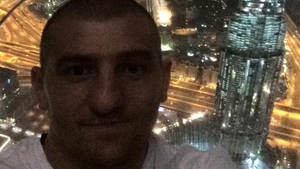 Catalin Morosanu s-a deghizat in seic si s-a pozat cu zeci de kilograme de aur! Ce s-a intamplat imediat dupa