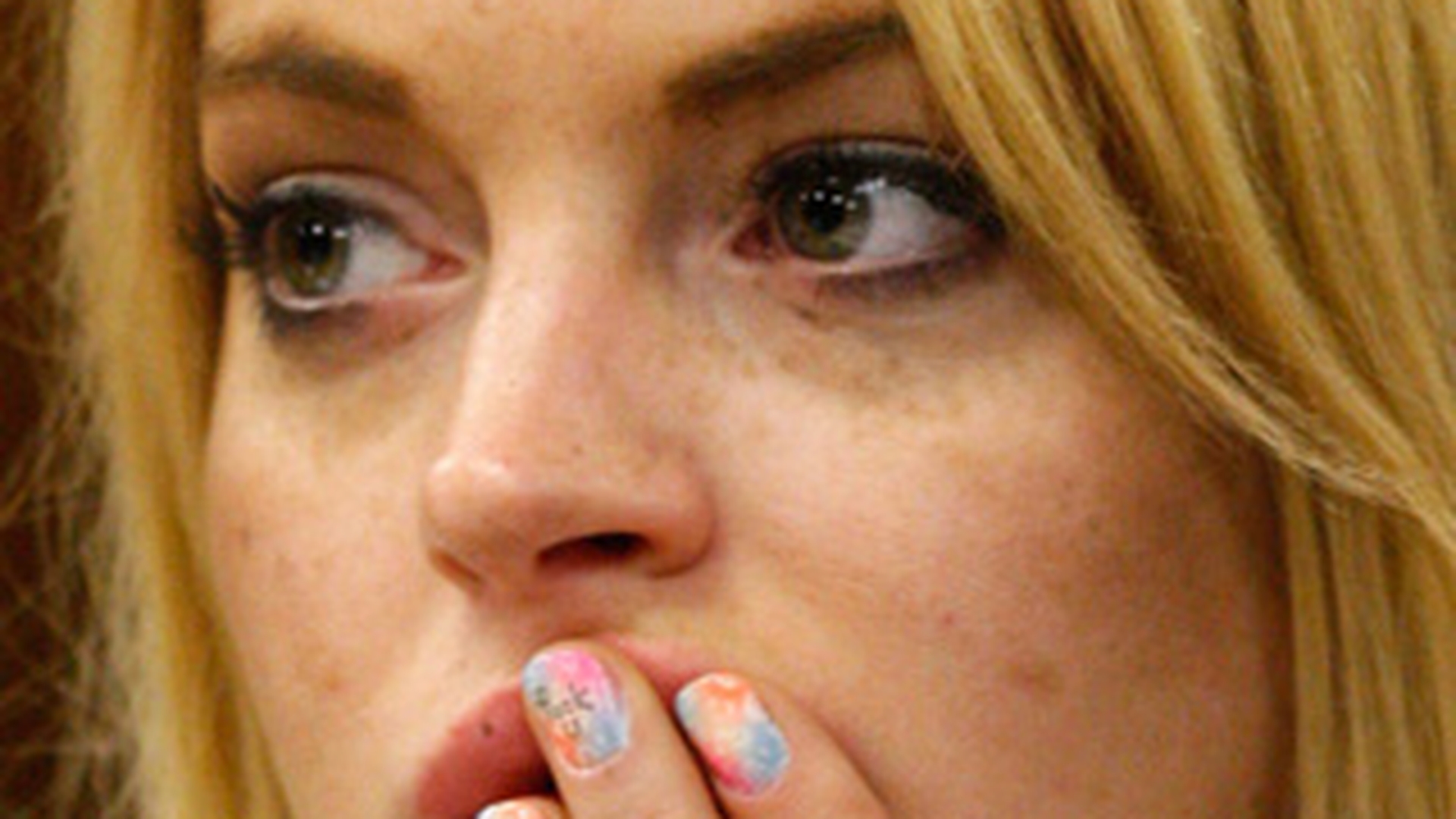 FBI a intrat pe fir in legatura cu amenintarile primite de Lindsay Lohan!