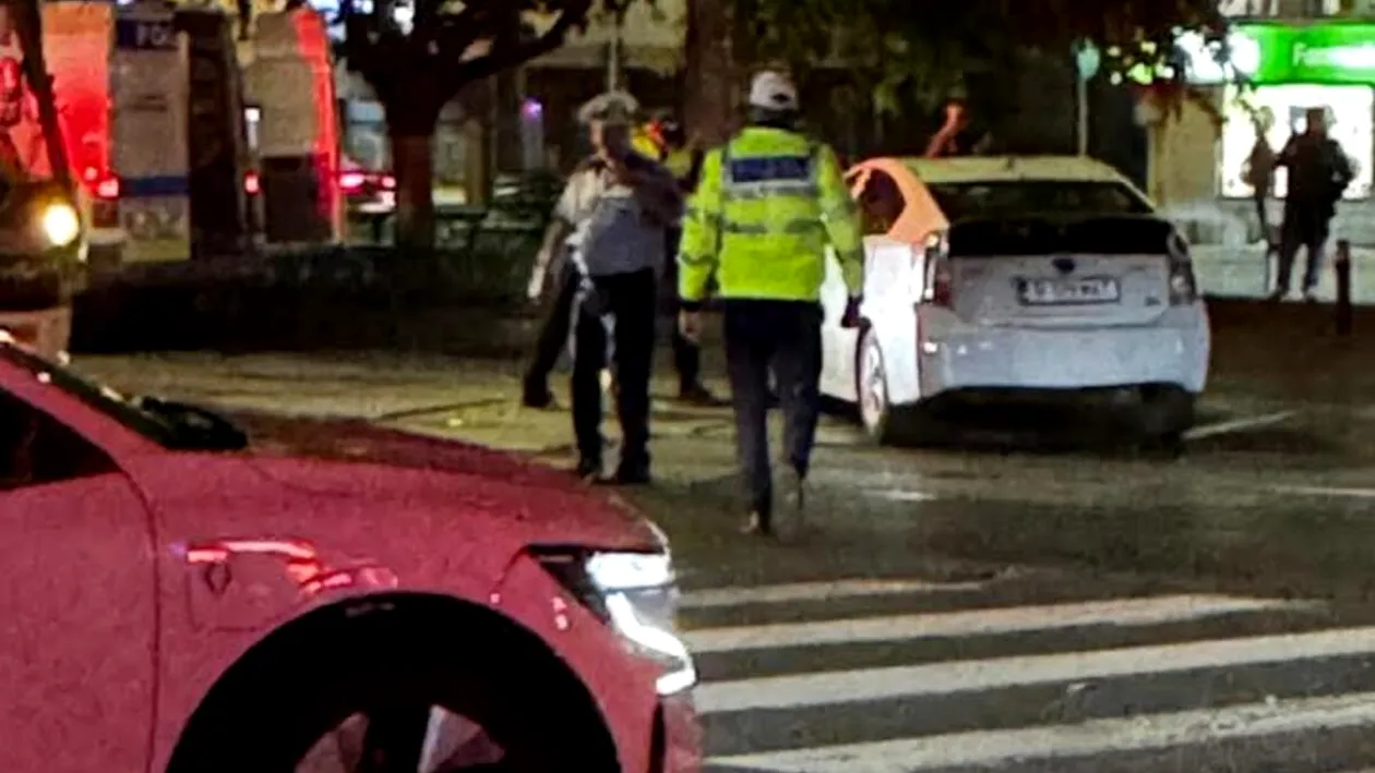 Polițist rănit în timp ce dirija traficul din București. Agentul a ajuns la spital