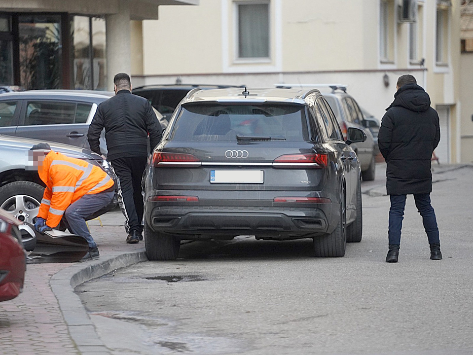 Gabi Oprea junior a dat o mână de ajutor la renovarea locuinței sale
