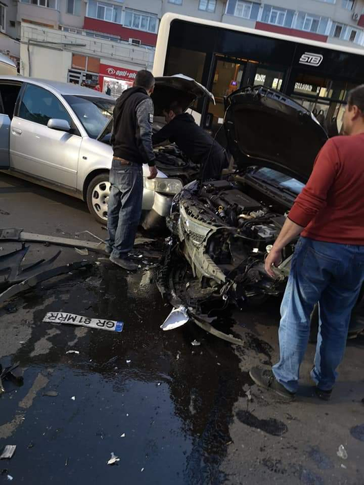 Accident grav în Capitală! Au fost implicate 6 mașini. VIDEO