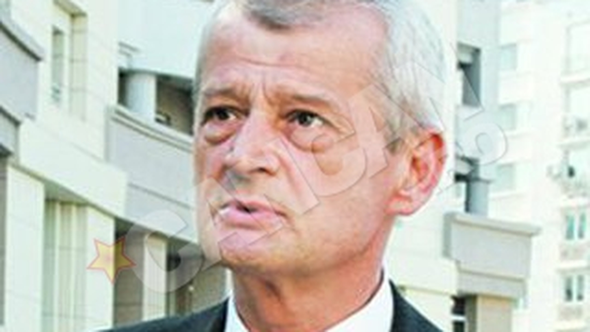 Oprescu tine la distanta virusul West Nile! Tantarii, atacati din elicopter